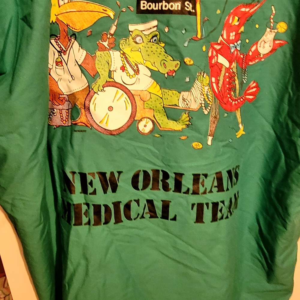 New Orleans Medical Team Graphic T-Shirt Scrub Top Unisex Large!